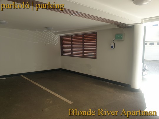 Blonde River Móra Apartment - Parking Blonde River Móra Apartment - Parking