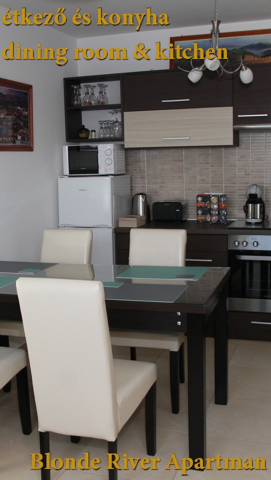 Blonde River Sőtér Apartment - Dining room and kitchen Blonde River Sőtér Apartment - Dining room and kitchen