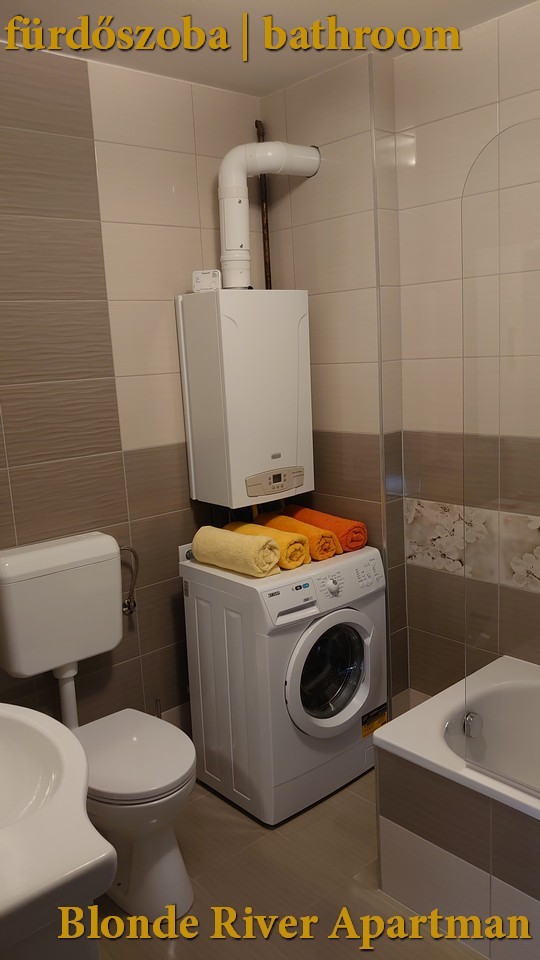 Blonde River Sőtér Apartment - Bathroom Blonde River Sőtér Apartment - Bathroom